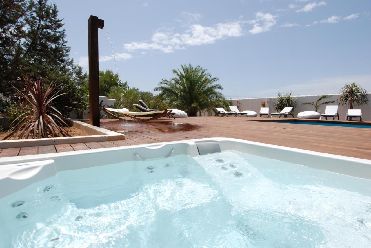 La Hacienda Aparthotel Sant Ferran de Ses Roques Exterior photo
