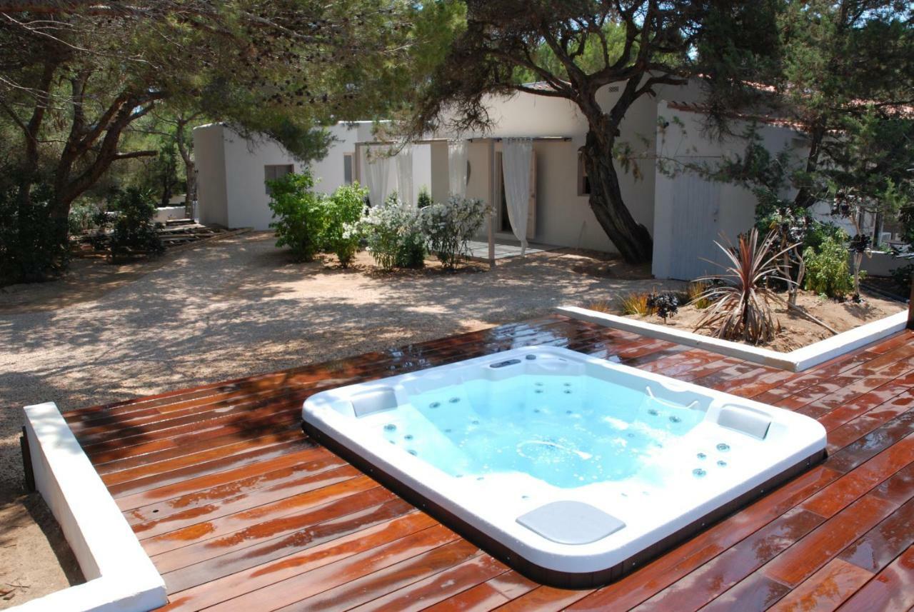 La Hacienda Aparthotel Sant Ferran de Ses Roques Exterior photo